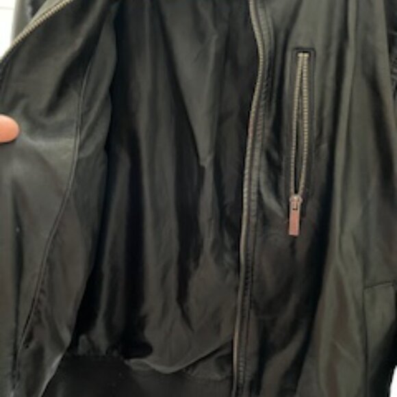 Brown lined leather coat with zippered pocket. - Picture 4 of 5